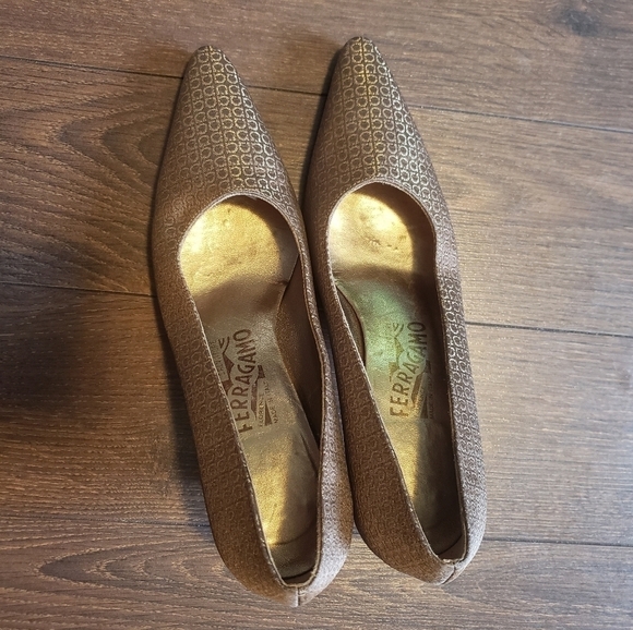 Vintage Salvatore Ferragamo Florence Shoes - Picture 2 of 12